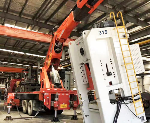 息烽附近随车吊出租，轻松解决运输难题