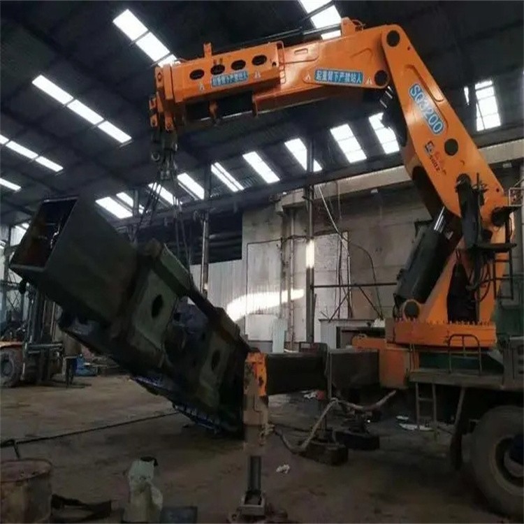 息烽130吨折臂吊车出租吊机租赁附近电话